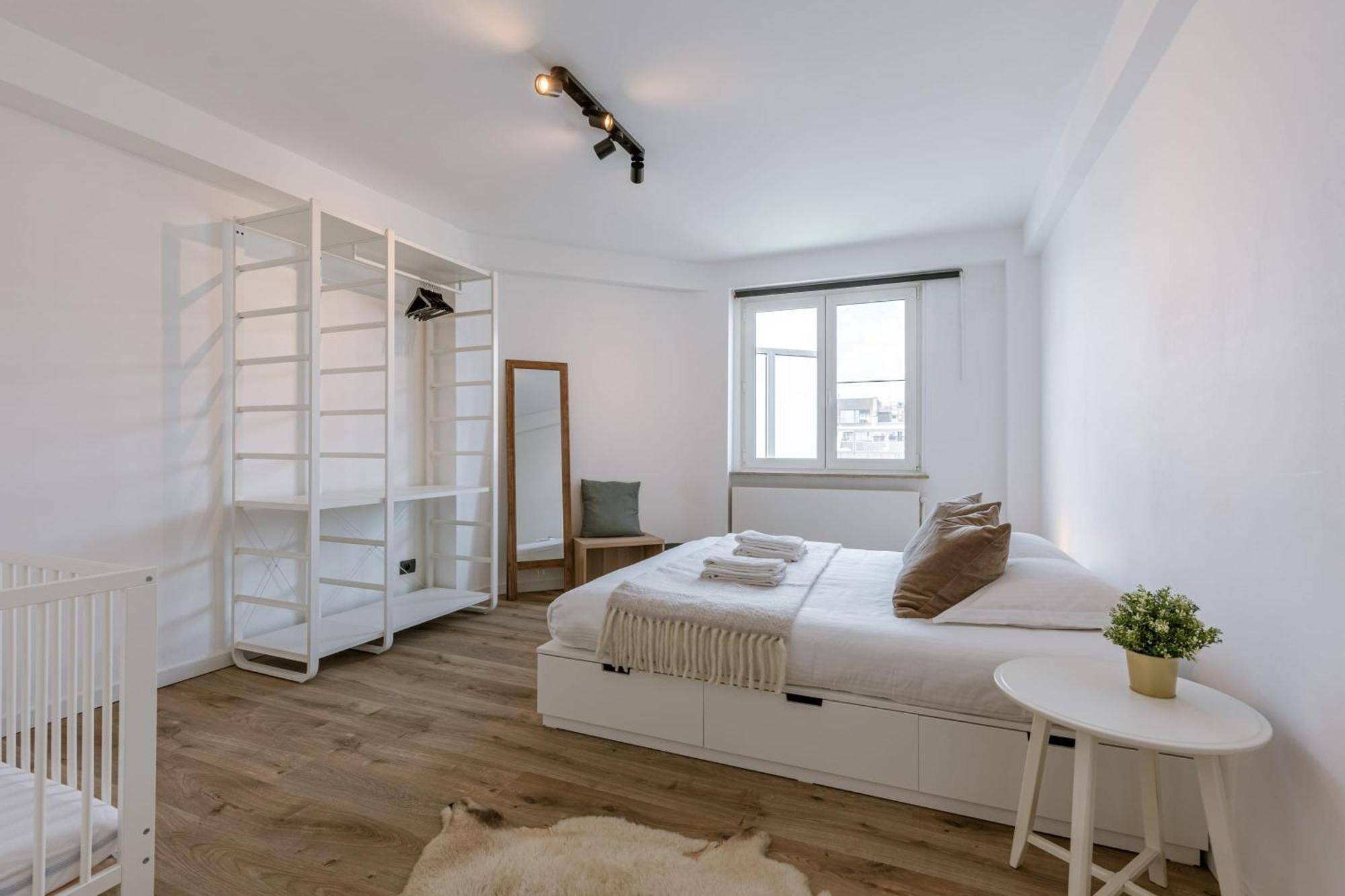 Oom-be-ost-wars-3 Apartment