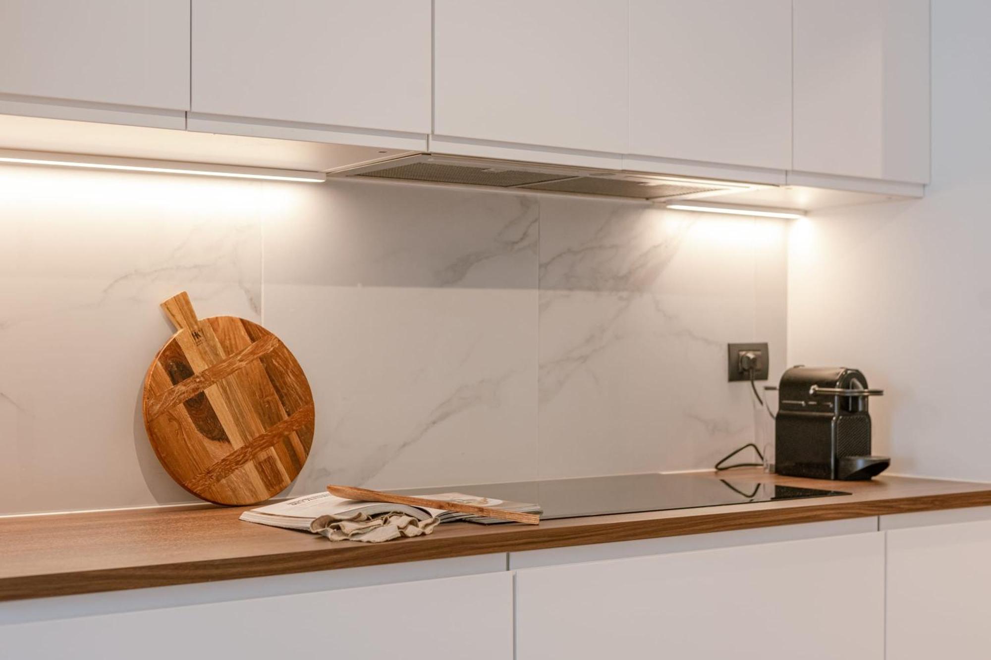 Oom-be-ost-wars-3 Apartment